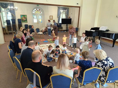 В усадьбе Свиблово состоялся интерактивный концерт классической музыки для самых маленьких зрителей и их родителей