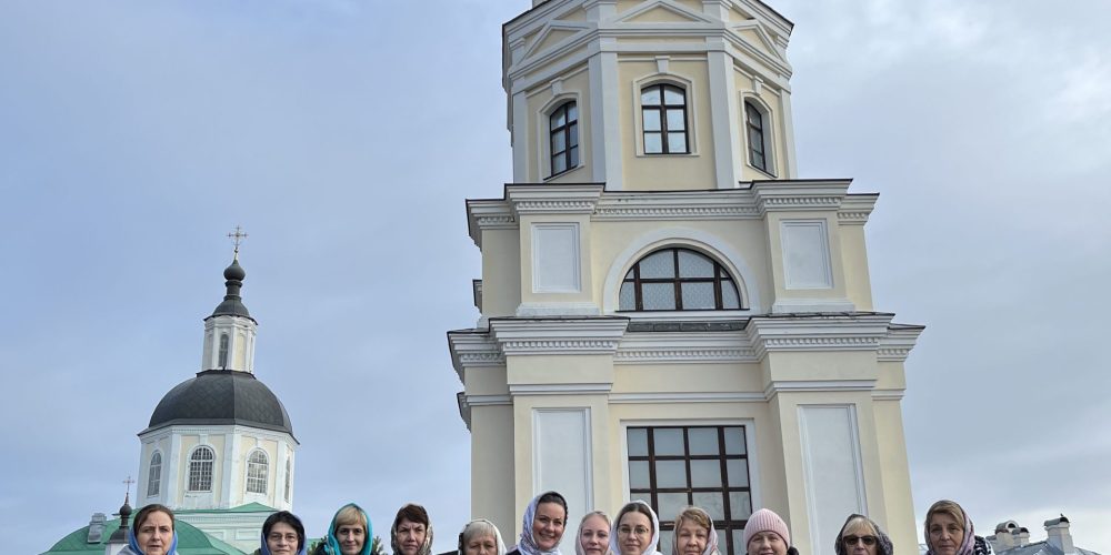 Прихожане храма Усекновения главы святого Пророка Предтечи и Крестителя Господня Иоанна Патриаршего подворья в поселке Северный совершили паломническую поездку