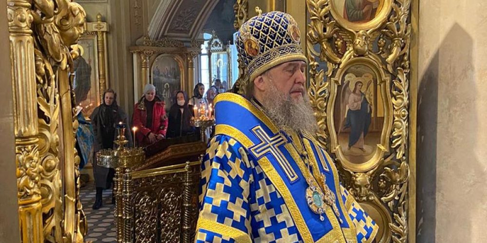 В праздник Благовещения Пресвятой Богородицы митрополит Астанайский Александр совершил Литургию в храме на Миусском кладбище