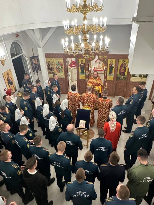 Клирик храма Тихвинской иконы Божией матери в Алексеевском совершил пасхальное богослужение в Академии ГПС МЧС России