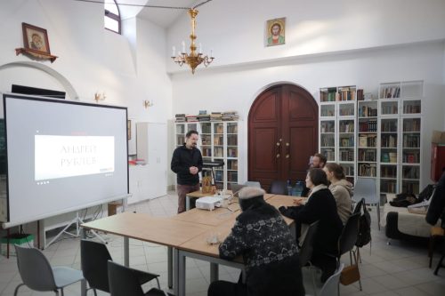 О творчестве в жизни христианина поговорили на встрече с режиссером в храме иконы Божией Матери «Неопалимая Купина» в Отрадном