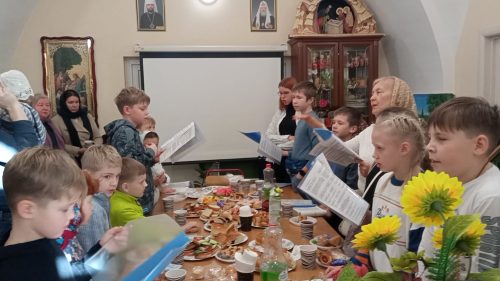 Активный воскресный день в воскресной школе при храме Живоначальной Троицы при бывшем приюте Бахрушиных