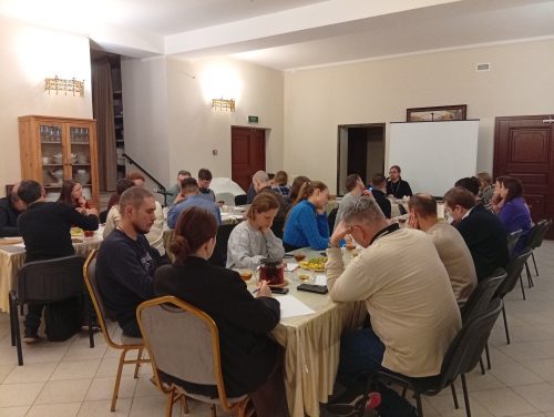 Семинар по самопознанию и искусству отношений: «Реализация нравственной свободы. Реакция на скорбь» состоялся при храме иконы Божией Матери «Неопалимая Купина» в Отрадном