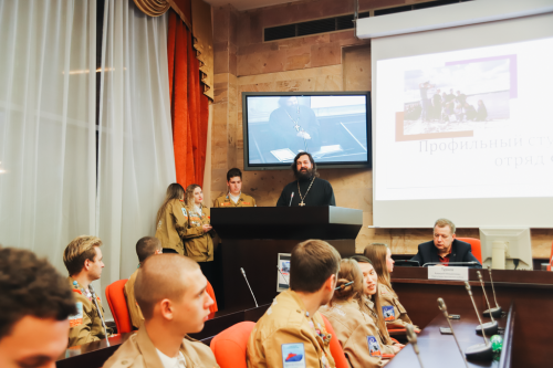 Настоятель храма преподобного Серафима Саровского в Раеве протоиерей Алексей Яковлев принял участие в Слёте студенческих отрядов НИУ МГСУ