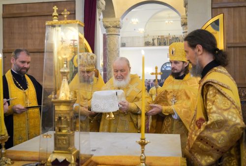 Архиепископ Егорьевский Матфей сослужил предстоятелю Русской Церкви при освящении храма святителя Спиридона Тримифунтского в Коптеве
