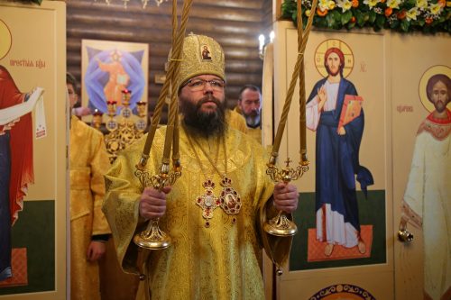 Архиереское богослужение в престольный праздник храма во имя святителя Макария (Невского), митрополита Московского и Коломенского, в Бутырском