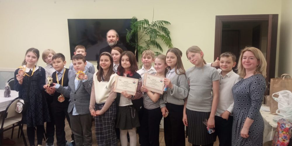 В воскресной школе храма святых мучеников Адриана и Наталии в Бабушкине отметили День Православной книги викториной