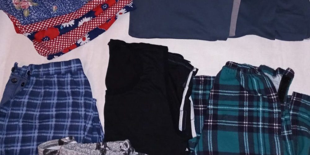 Добровольцы храма Собора Московских Святых в Бибиреве изготавливают адаптивную одежду для госпиталей