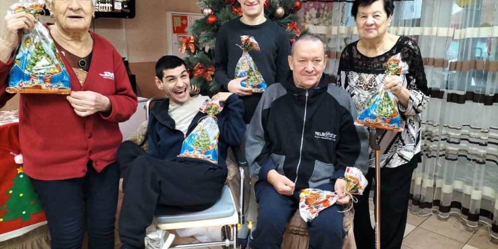 Храм Владимирской иконы Божией Матери в Виноградове передал гуманитарную помощь «Пансионату «Ногинский»