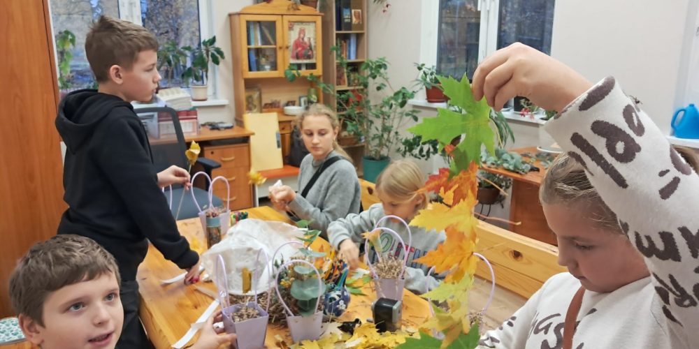 В воскресной школе в храме святого Александра Невского в Лианозове прошел осенний мастер-класс