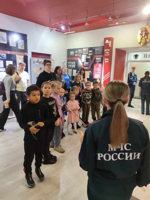 Воспитанники воскресных школ викариатства побывали в гостях у будущих пожарных в Академии ГПС МЧС России