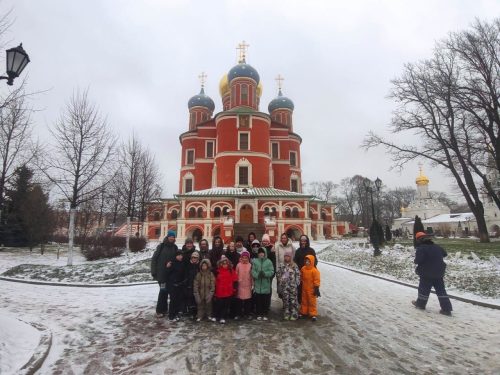 Дети из воскресной школы храма Казанской иконы Божьей Матери в Лосиноостровской совершили путешествие в Донской монастырь