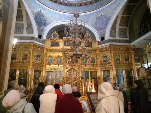 Участники проекта «Московское долголетие» стали гостями храма Живоначальной Троицы на Пятницком кладбище