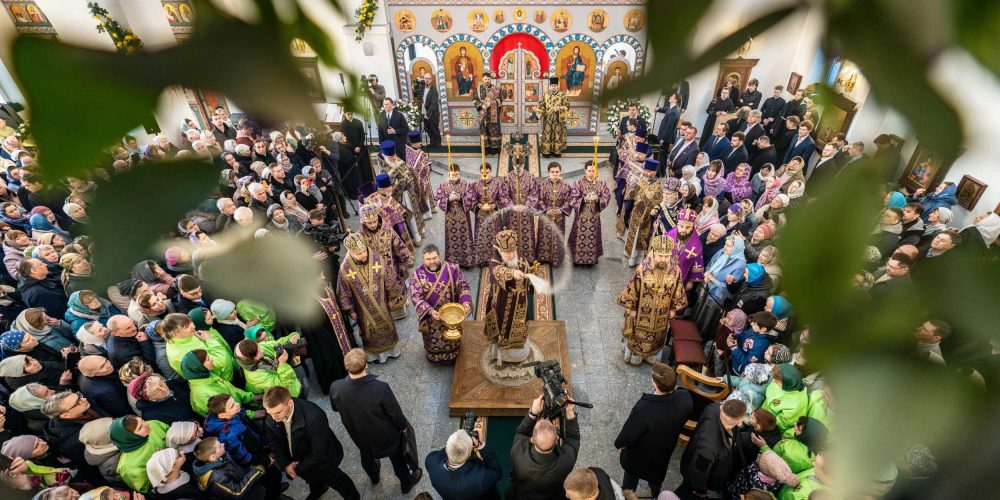 Митрополит Арсений сослужил Святейшему Патриарху Кириллу при освящении храма блаженной Ксении Петербургской в Бескудникове