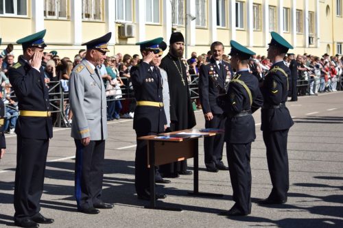 Настоятель храма Николая Мирликийского в Отрадном напутствовал первокурсников пограничного института ФСБ России