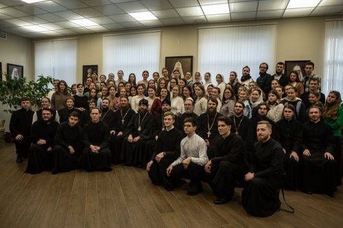 В Печорах прошла встреча молодежи Псковской и Тверской епархий, а также Северо-Восточного московского викариатства