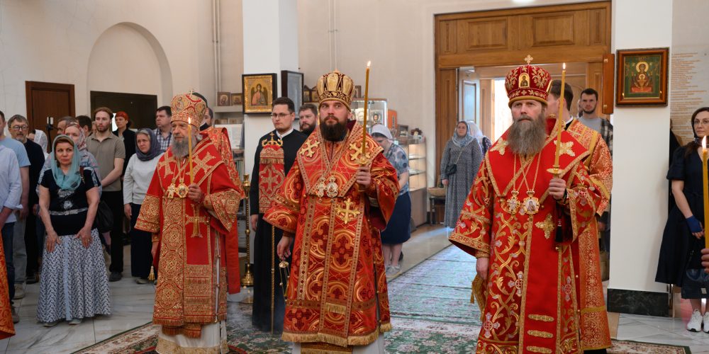 Митрополит Арсений возглавил всенощное бдение в храме святых равноапостольных Мефодия и Кирилла в Ростокине