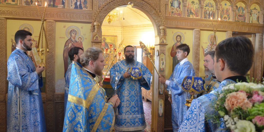 21 июля 2021 года, в среду управляющий Северо-Восточным и Юго-Восточным викариатствами Архиепископ Егорьевский Матфей совершил Литургию в храме святителя Макария, митрополита Московского и всея Руси в Лосиноостровской