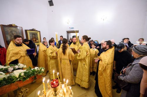 Митрополит Арсений возглавил всенощное бдение в храме Живоначальной Троицы в Усадьбе Свиблово