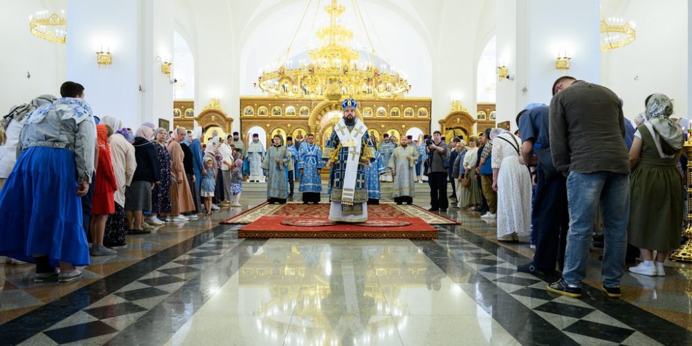 В Неделю 9-ю по Пятидесятнице митрополит Арсений совершил Божественную литургию в храме Успения Пресвятой Богородицы в Останкино
