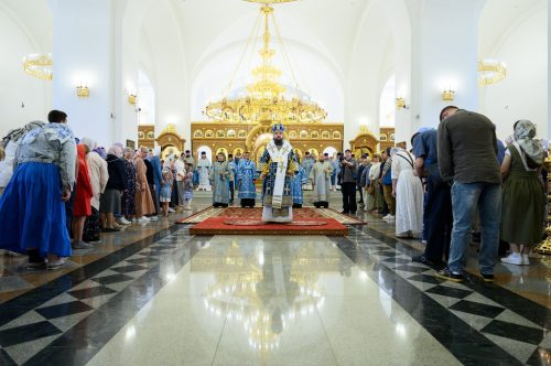 В Неделю 9-ю по Пятидесятнице митрополит Арсений совершил Божественную литургию в храме Успения Пресвятой Богородицы в Останкино