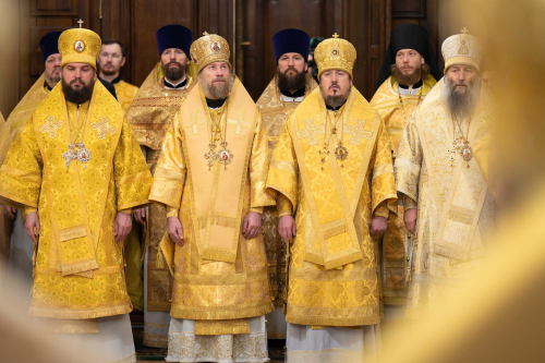 Митрополит Арсений сослужил Святейшему Патриарху Кириллу за Литургией в Храме Христа Спасителя, которая предварила открытие Международных Рождественских чтений