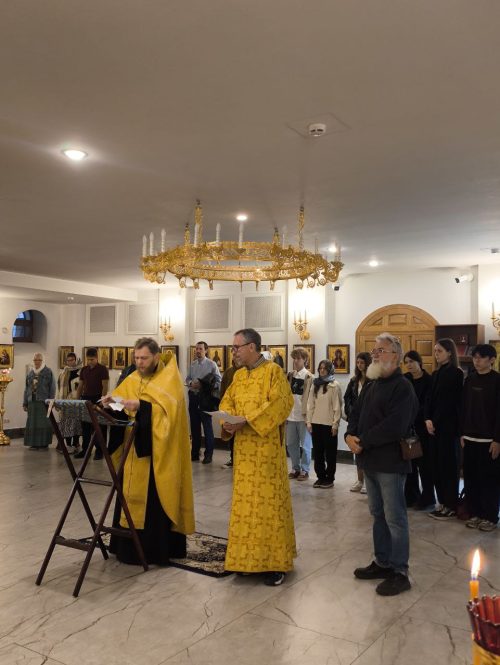 Молебен для студентов МГСУ в храме Казанской иконы Божией Матери в Лосиноостровской