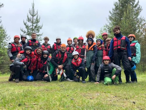 Молодежь храма Покрова Пресвятой Богородицы в Медведкове совершила сплав по реке Чирко-Кемь в Карелии