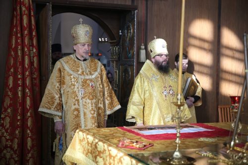 Архиепископ Егорьевский Матфей сослужил митрополиту Мурманскому и Мончегорскому Митрофану