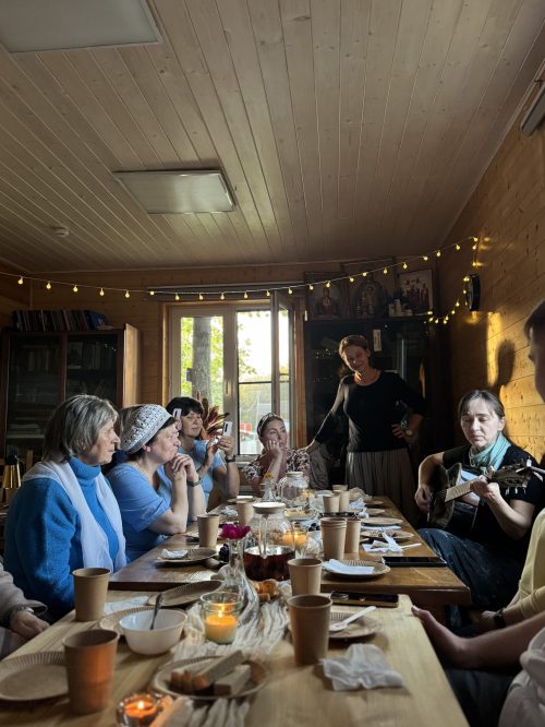 В приходском доме при храме иконы Божией Матери «Отрада и Утешение» в Ярославском пошел теплый осенний вечер