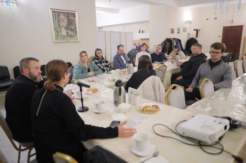 При храме иконы Божией Матери «Неопалимая Купина» в Отрадном состоялась первая встреча для людей, состоявших ранее в протестантских организациях и принявших Православие