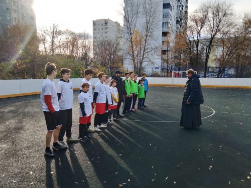 Храм Живоначальной Троицы в Останкино принял участие в подготовке и проведении турнира «Смартфутбол-2025» в ЦССВ «Алые паруса»