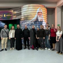 Молодежь храма Тихвинской иконы Божией Матери в Алексеевском осмотрела выставку «Голгофа Патриарха Тихона»