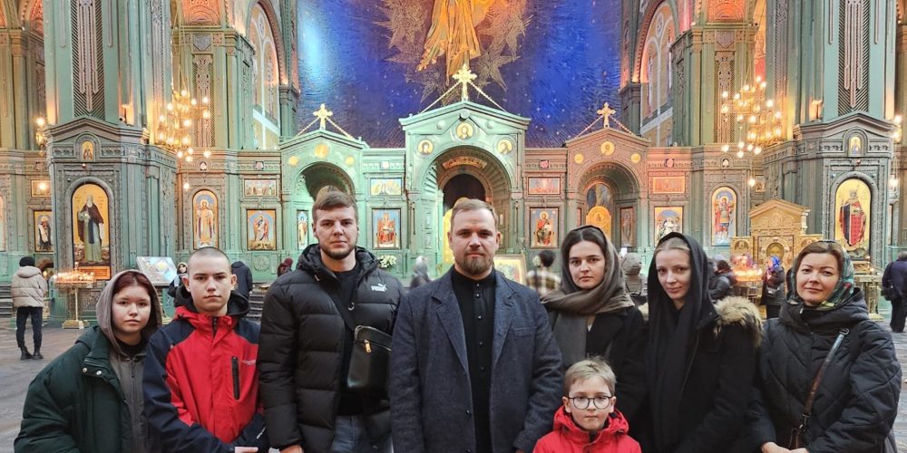 Молодежь храма мучениц Веры, Надежды, Любови и Софии на Миусском кладбище посетили Главный храм Вооруженных Сил России