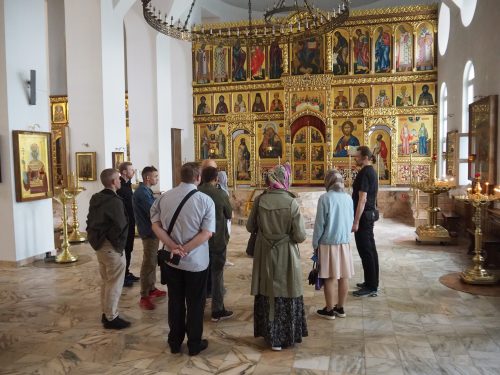 Экскурсия для подопечных «Дома трудолюбия Ной» по храмовому комплексу преподобного Сергия Радонежского в Бибиреве