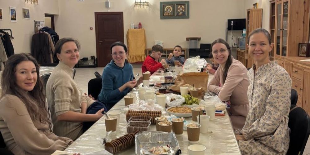 Сообщество «Смотрите шире» провели встречу в храме иконы Божией Матери «Неопалимая Купина» в Отрадном