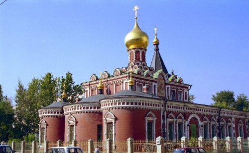 Архиерейское богослужение в храме иконы Божией Матери «Нечаянная Радость» в Марьиной Роще