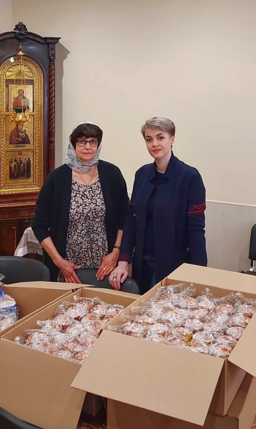 Храм Живоначальной Троицы на Пятницком кладбище передал пасхальные подарки для раненых воинов