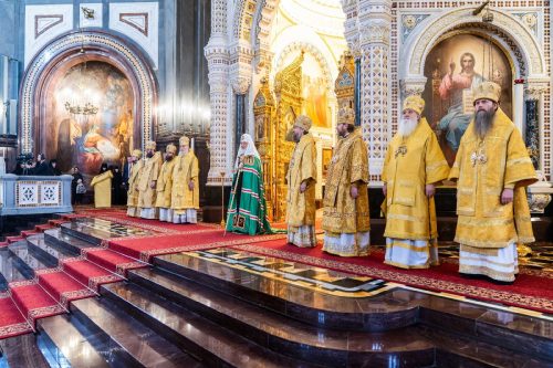 Архиепископ Егорьевский Матфей сослужил Святейшему Патриарху Кириллу за Божественной литургией в Храме Христа Спасителя в день памяти святителя Филарета, митрополита Московского