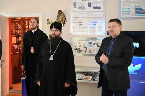 Состоялась рабочая встреча архиепископа Егорьевского Матфея с начальником Академии ГПС МЧС России