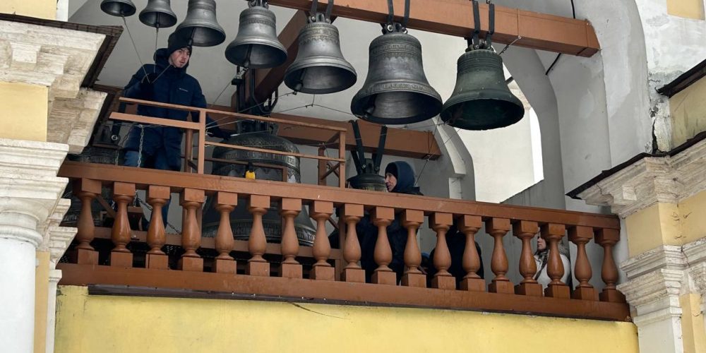 На приходе храма Владимирской иконы Божией Матери в Виноградове состоялось торжество колокольного звона