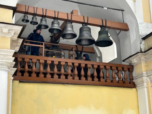 На приходе храма Владимирской иконы Божией Матери в Виноградове состоялось торжество колокольного звона