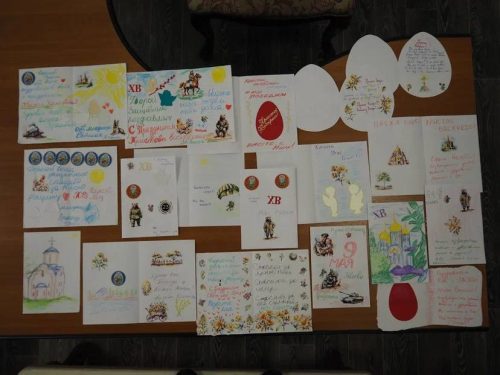 В храме преподобного Сергия Радонежского в Бибиреве был организован мастер-класс по изготовлению праздничных открыток для отправки в зону СВО