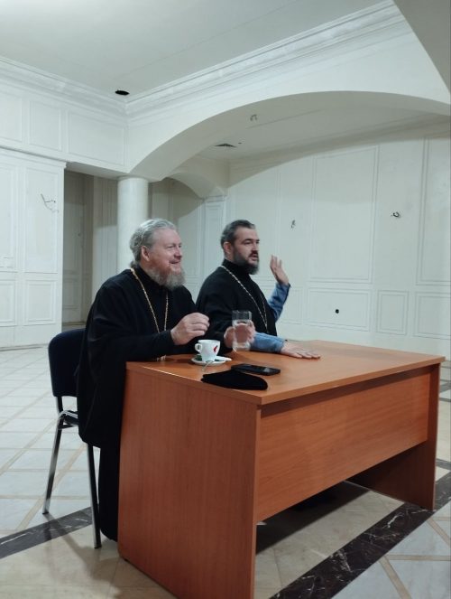 Настоятель храма Торжества Православия в Алтуфьево протоиерей Сергий Кляев принял участие в собрании сестер милосердия Донецкой епархии