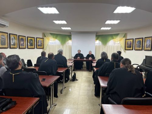 Настоятель храма Торжества Православия в Алтуфьево протоиерей Сергий Кляев провел семинар по больничному и госпитальному служению для священнослужителей Донецкой епархии