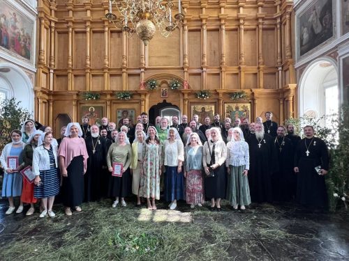 Духовенству Северо-Восточного викариатства были вручены награды и благодарственные грамоты от Синодального отдела по благотворительности