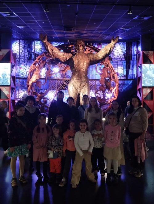 Учащиеся воскресной школы храма святой равноапостольной великой княгини Ольги в Останкине посетили с экскурсией Музей космонавтики