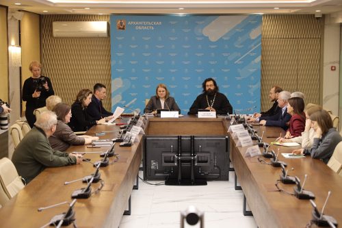 Руководитель проекта «Общее Дело. Возрождение деревянных храмов Севера» протоиерей Алексей Яковлев принял участие в Круглом столе в Архангельске