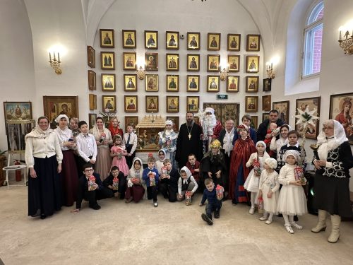 Воскресная школа храма Живоначальной Троицы при бывшем приюте братьев Бахрушиных приглашает на праздничное мероприятие «Рождественская Звезда»