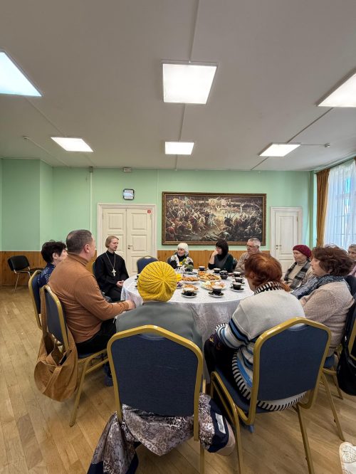 Насыщенная программа проекта «Московское долголетие» при храме Живоначальной Троицы в усадьбе Свиблово